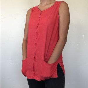 Vintage 70’s ✨🌟 red zip-up double-pocketed top
